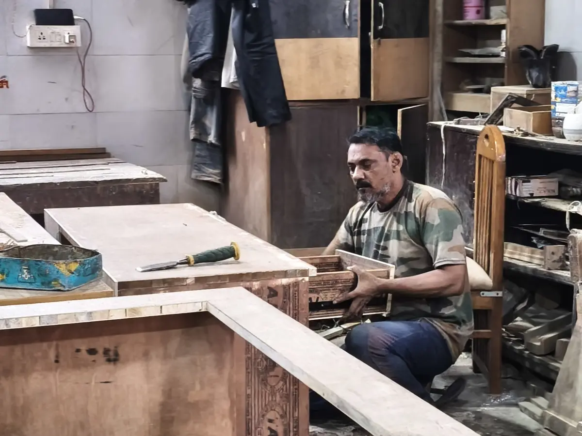 Carpenter manual wood detail